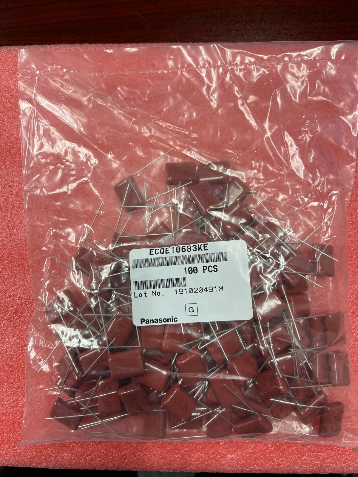 (100 pcs) ECQE10683KE Panasonic, 0.068uF 1000V 10%, Polyester Film Capacitor