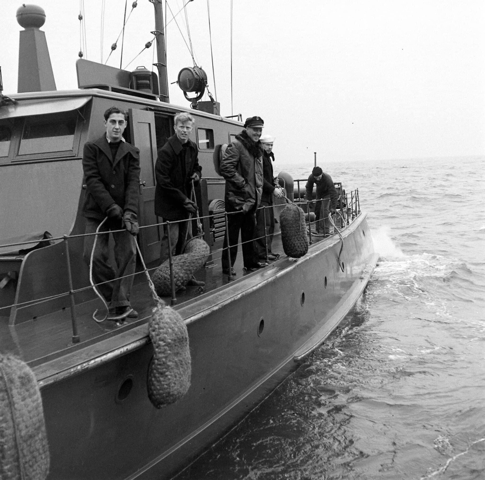 WW2 WWII Photo World War Two / USCG Patrol Boats in Action January 1943 Coast