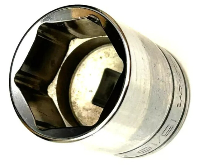 New Snap-on™ FS301 3/8" Drive 15/16" SAE 6-point Shallow Chrome Socket
