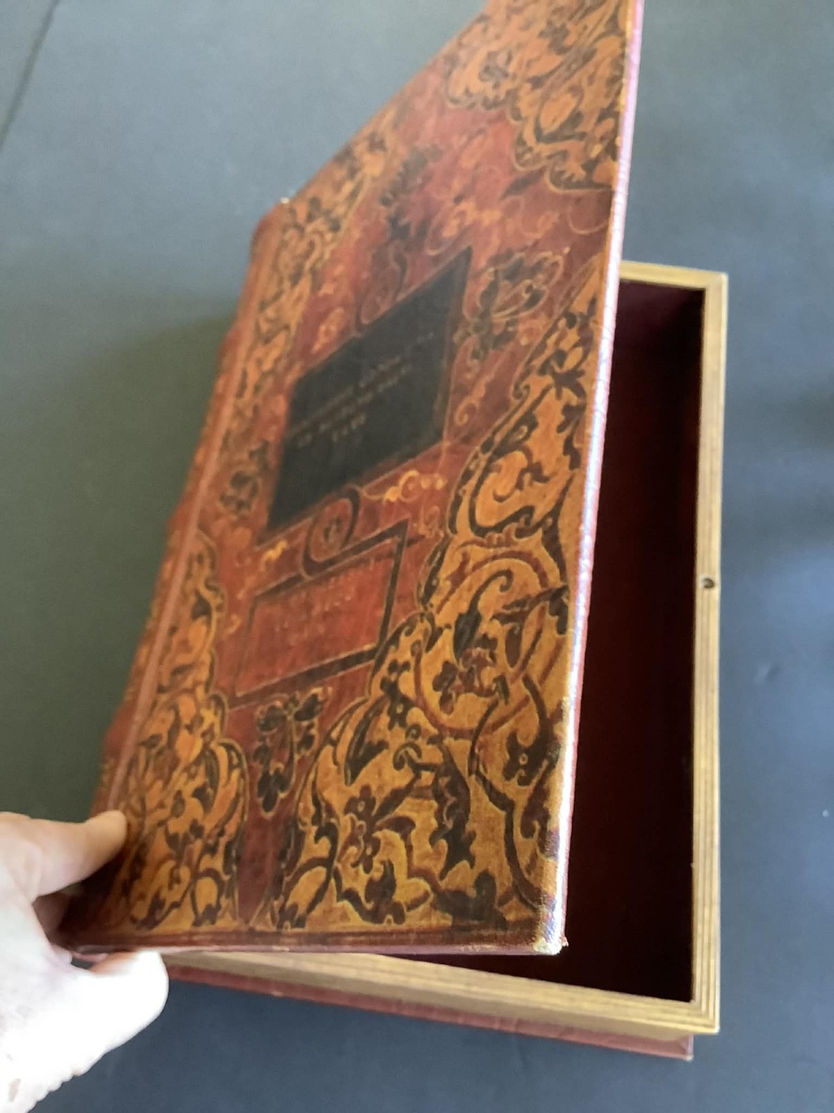 Secure Safe Box "Book" to Hide All Your Important Items - Very Cool