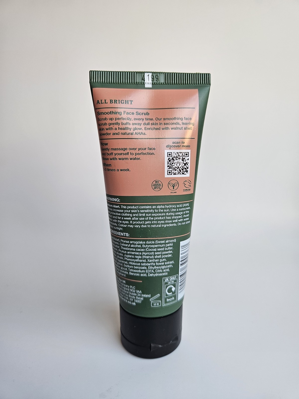 BOTANICS ALL BRIGHT SMOOTHING FACE SCRUB HIBISCUS AHAs 2.5 oz