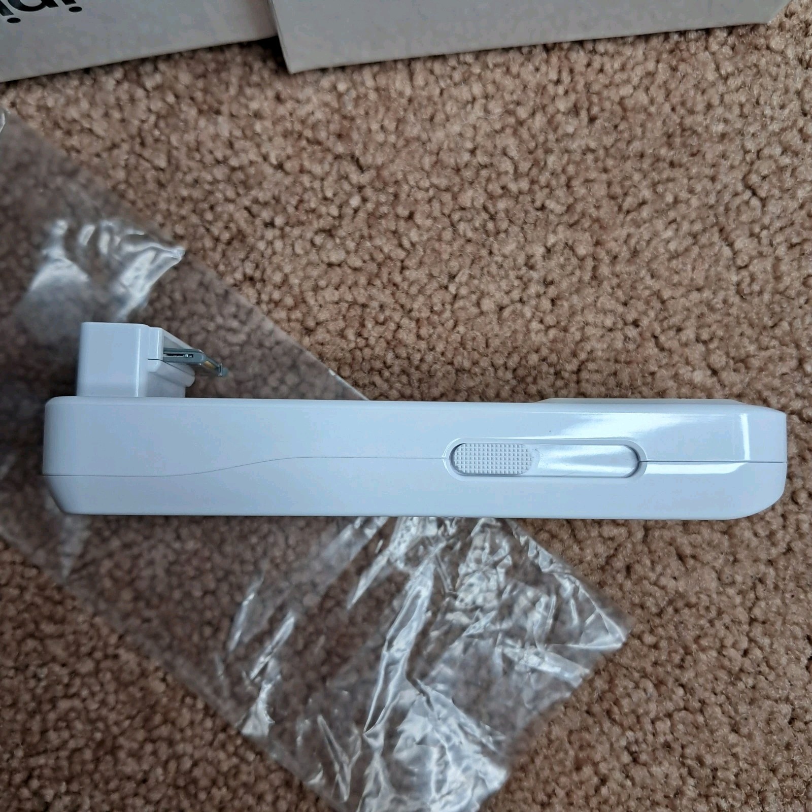 Ipico Hand Held Projector For iPod and iPhone General Imaging PJ205 Open Box