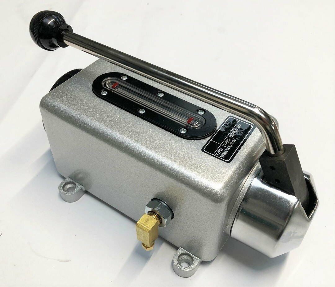 LEADERMAC Manual Bed Lube Pump LT-8 (LMC 0039H)