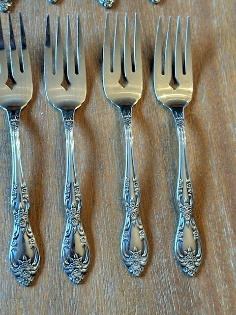 Oneida Profile Galveston Stainless Flatware 30 piece Set with original boxes