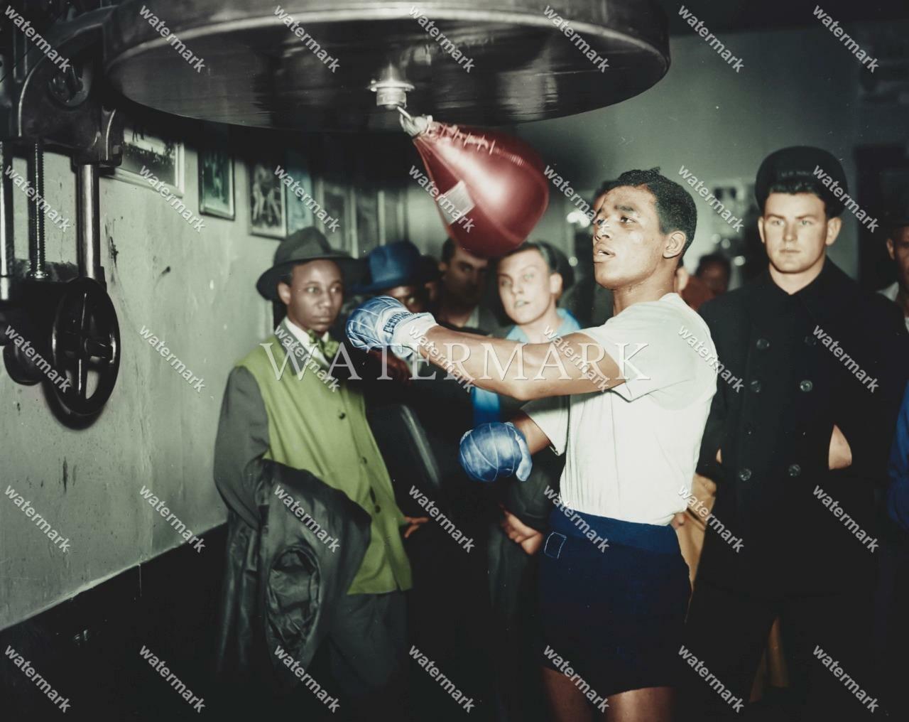 ER259 Sugar Ray Robinson Chicago Gym 1945 8x10 11x14 16x20 Colorized Photo