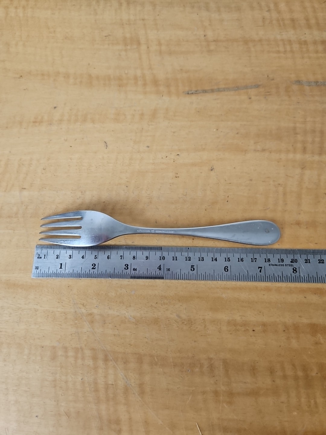 Oneida OMNI Stainless Dinne Fork Heirloom Cube Satin Flatware - 7 1/2” (7 avail