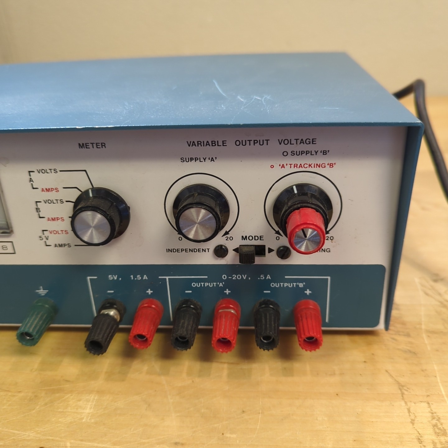 Heathkit IP-2718 Tri-Power Supply
