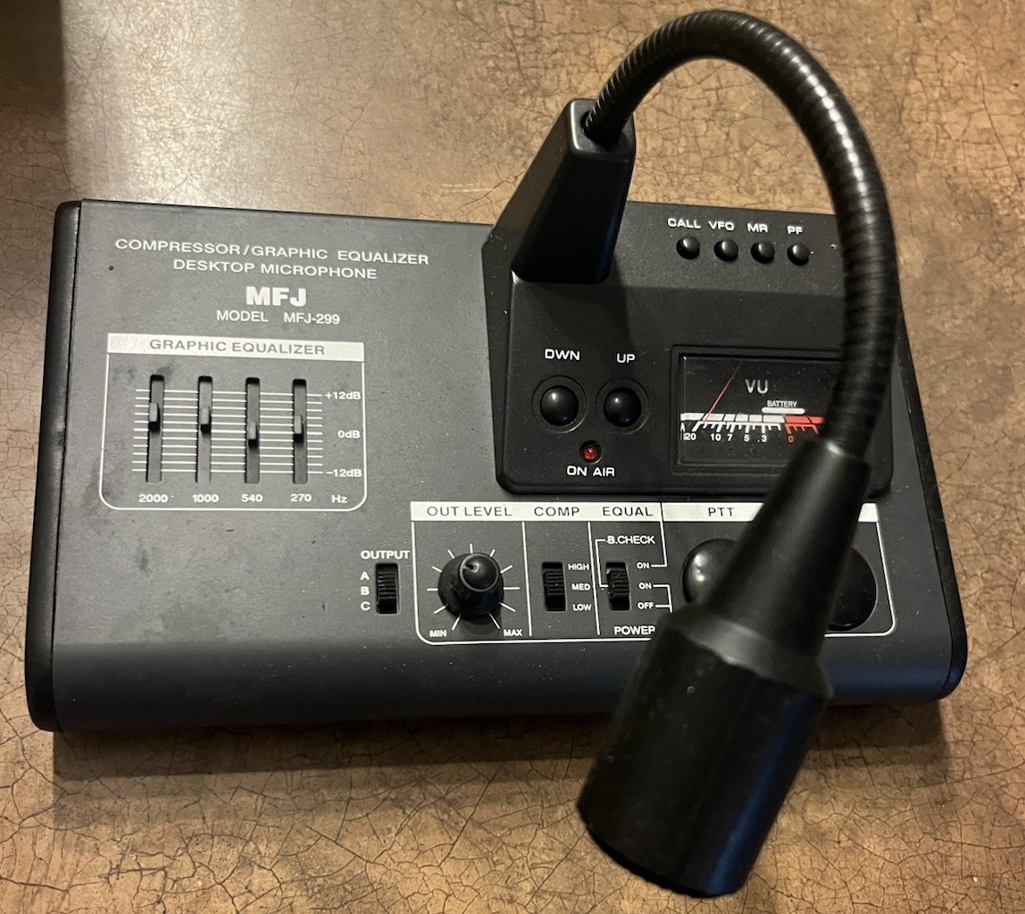 MFJ Model MFJ-299 Compressor/Graphic Equalizer Desktop Microphone AS-IS