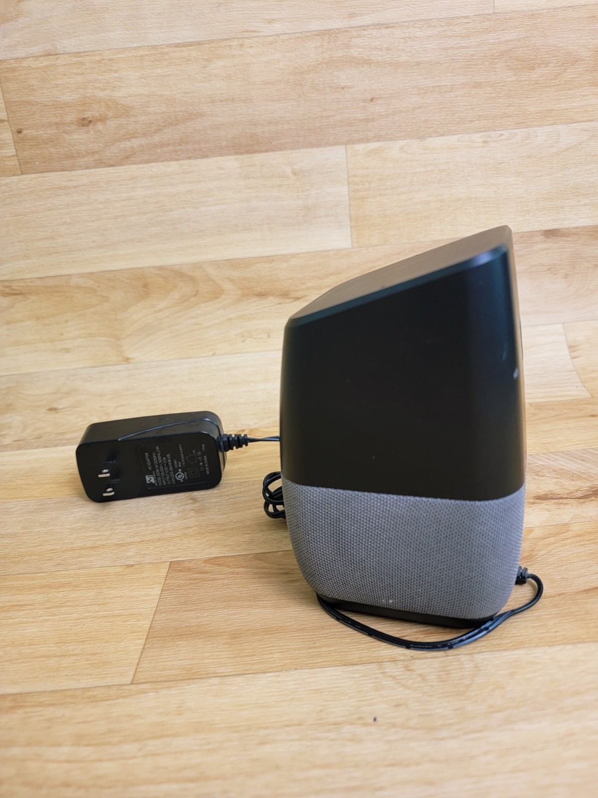 Insignia Voice NS-CSPGASP Wireless Bluetooth Google Assistant Portable Speaker