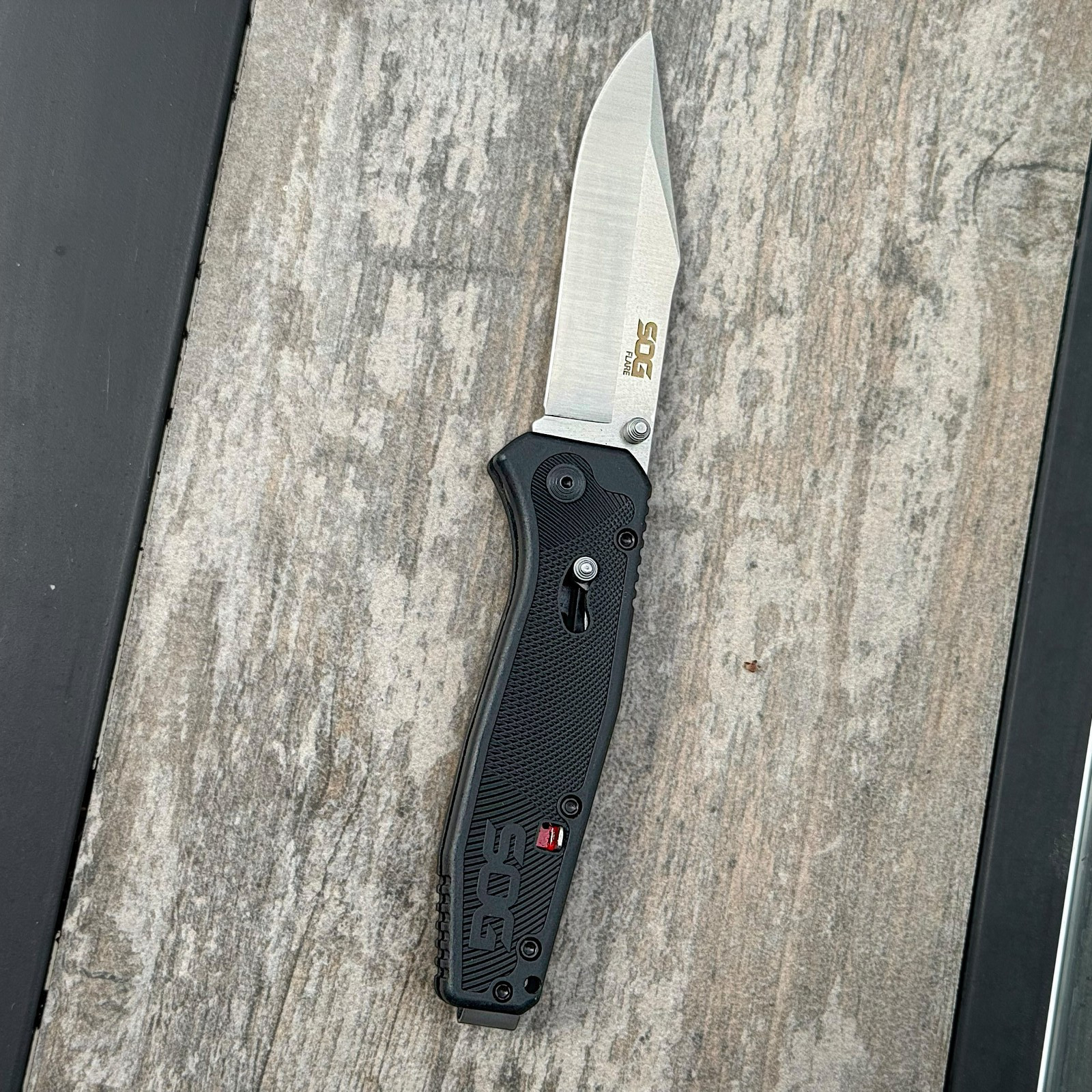 SOG Flare Folding Knife D2 Steel G10 Handle Clip Point Black+ Free Folding Knife