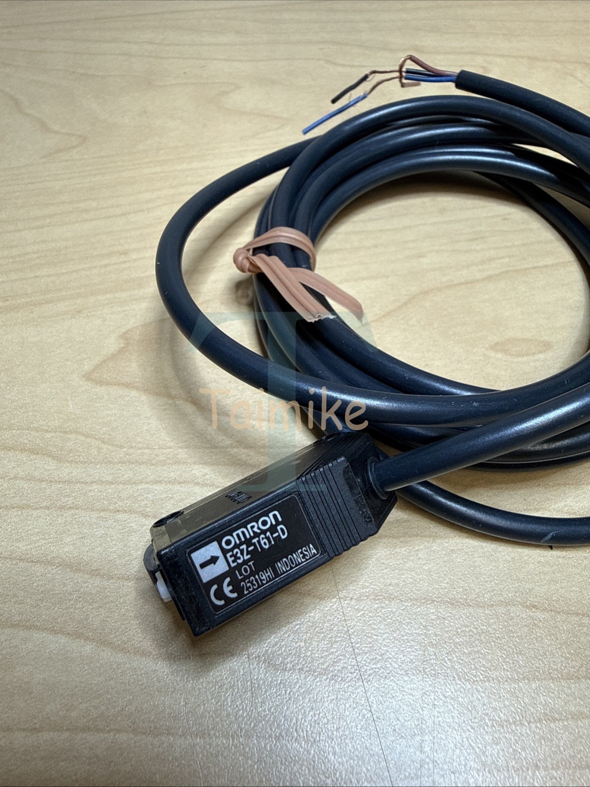 Omron E3Z-T61-D Thru-Beam Photoelectric Sensor