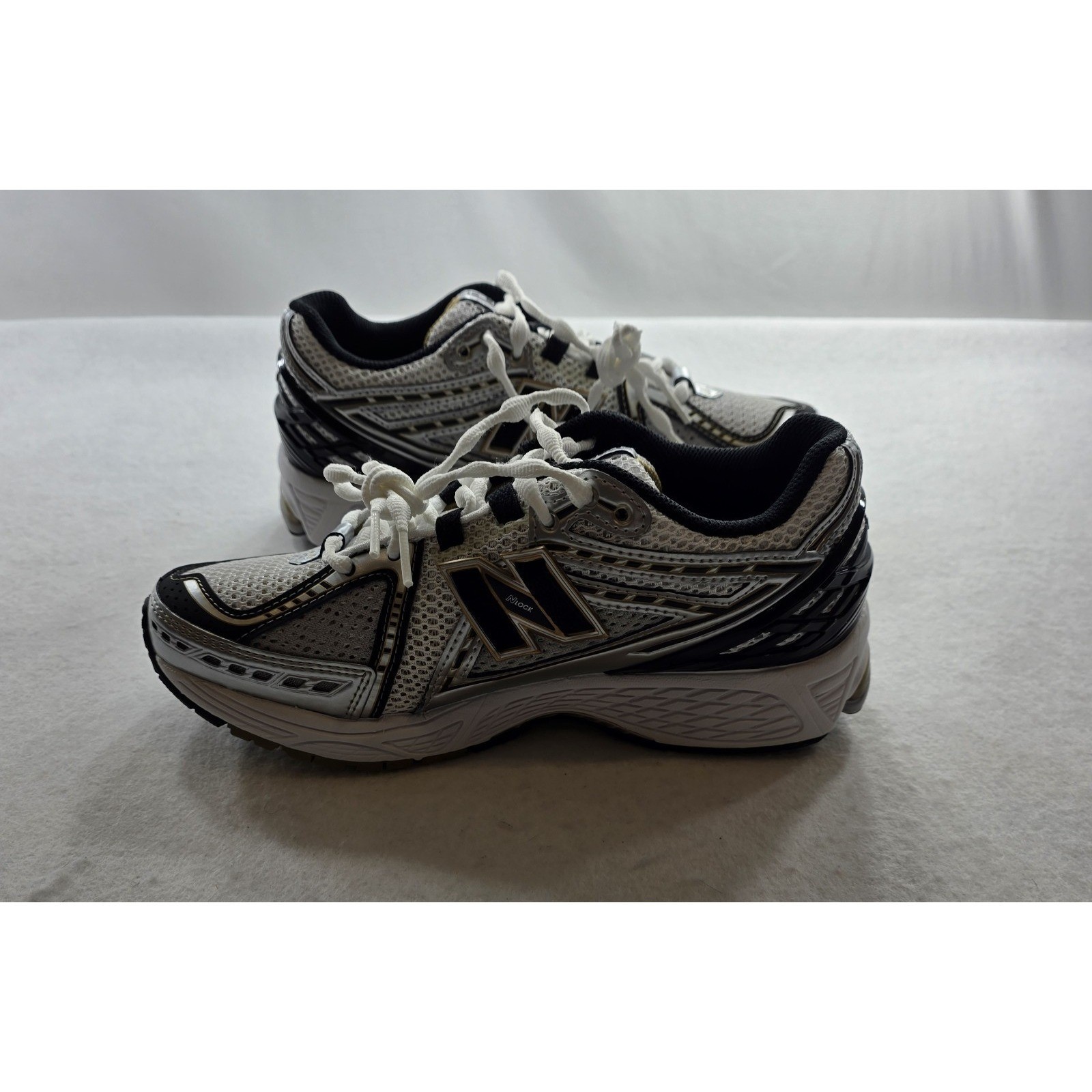 New Balance M1906RA Men's 1906R White & Gold Running Shoes. NWOB. Size 6.5