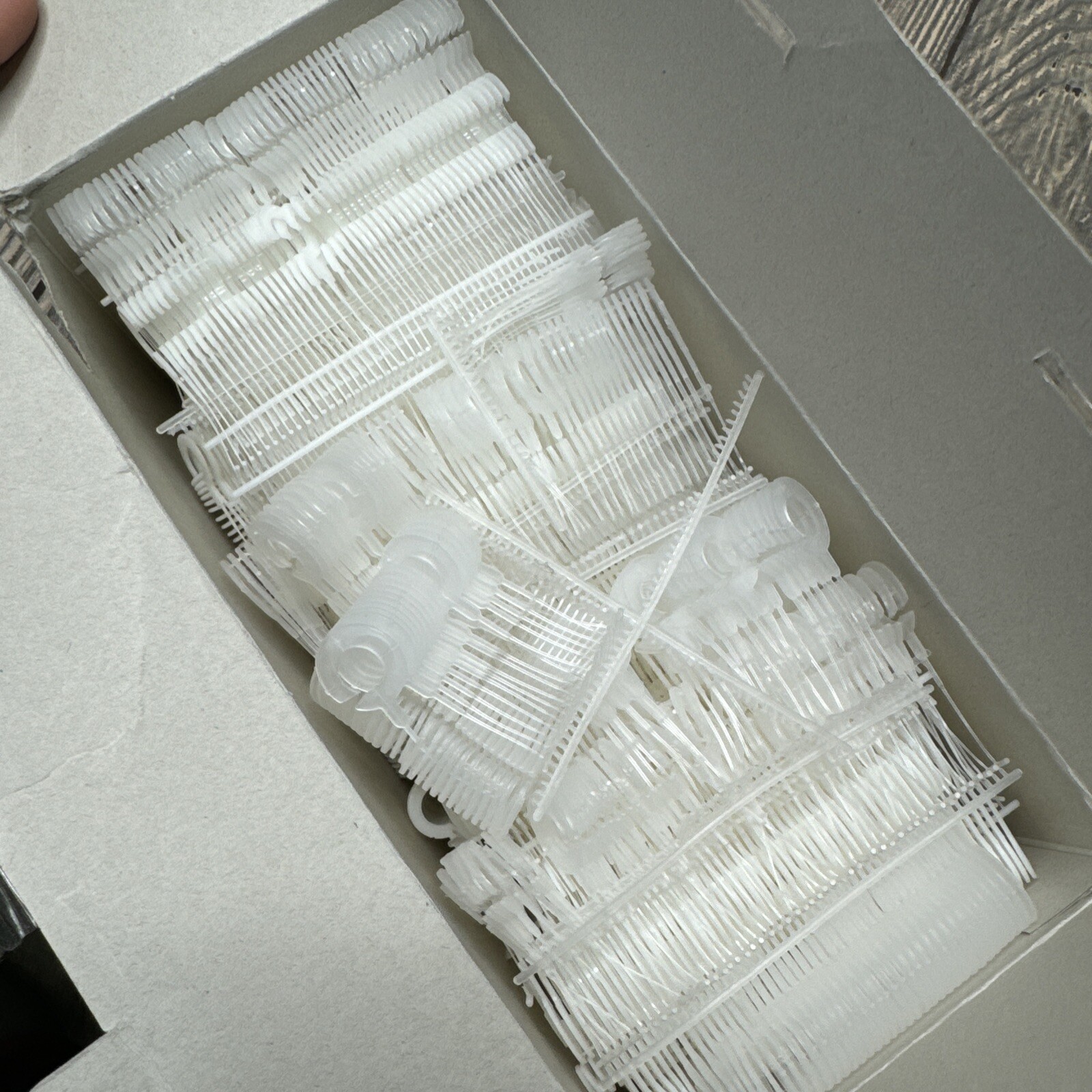 Hook Pin 5000 Pieces Size 1" Open Box