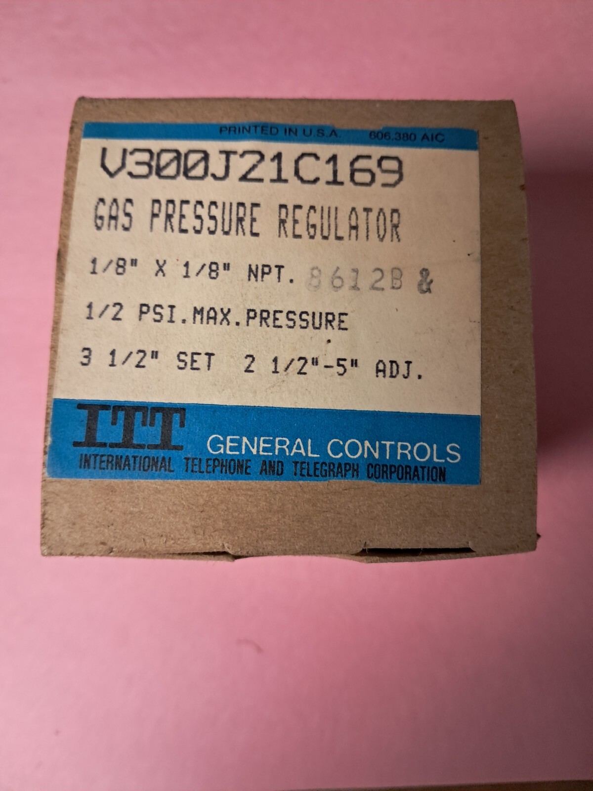 NEW ITT General Controls V300J21C169 Gas Pressure Regulator 1/8” X 1/8”