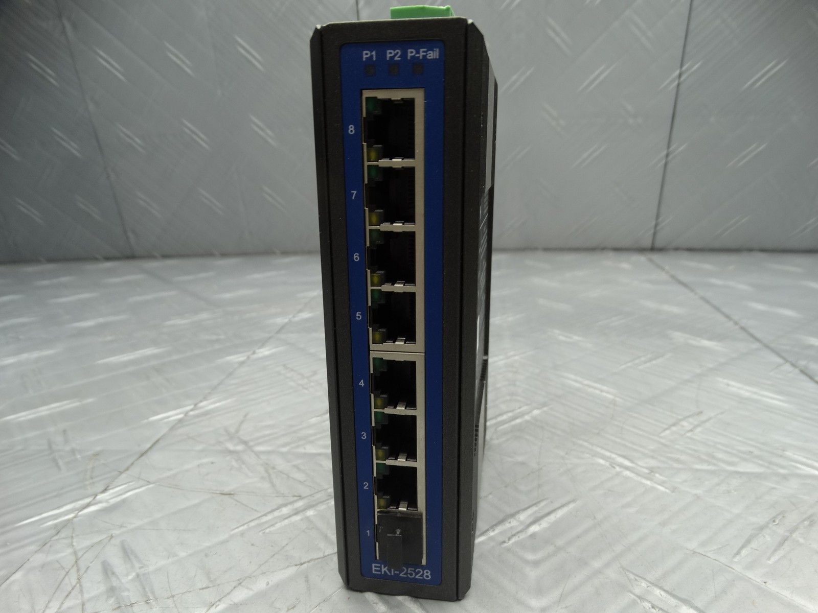 Advantech EKI-2528 8 Port Ethernet Switch 12-48VDC 0.4A