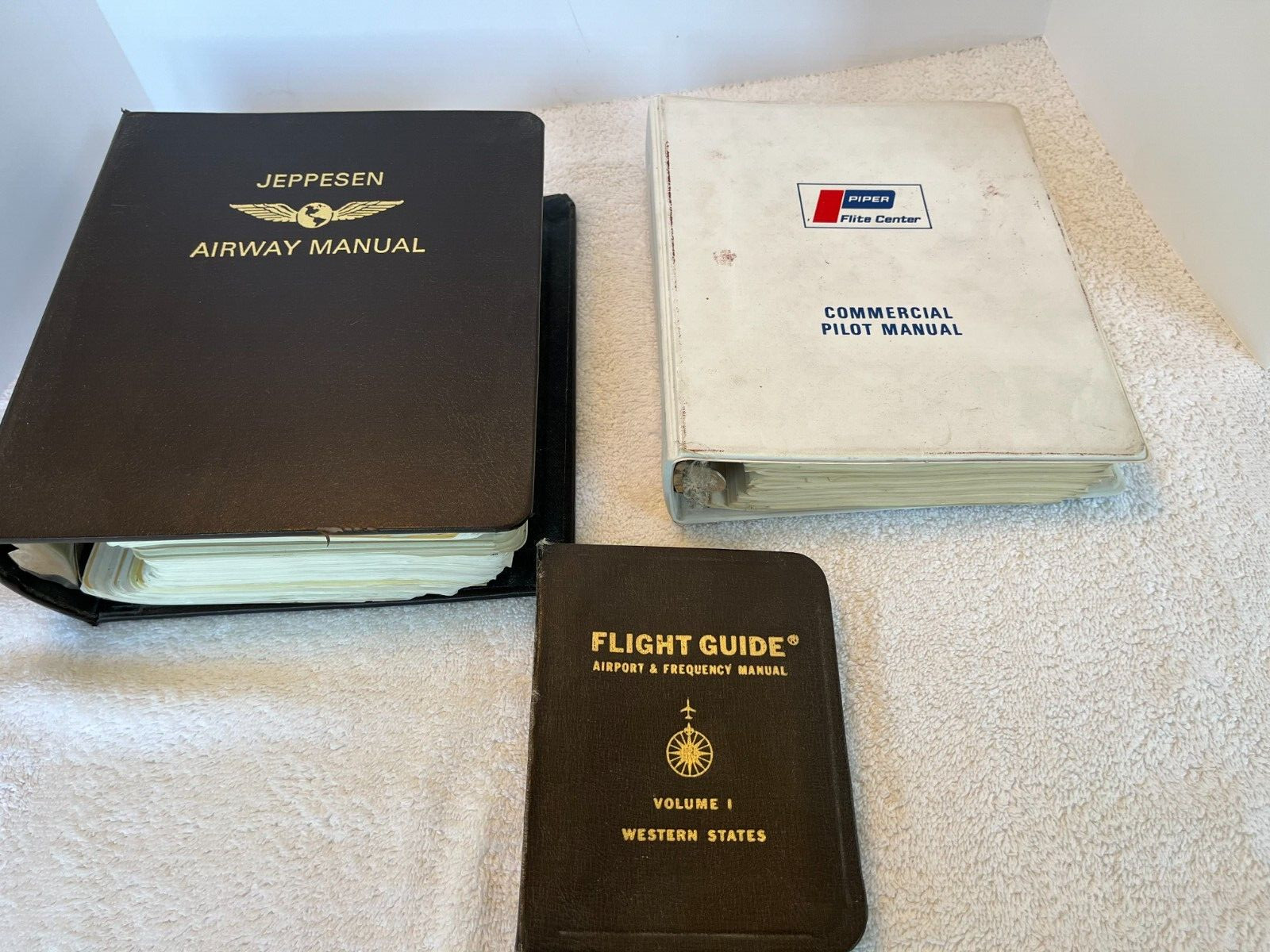 LOT OF (3) VINTAGE COMMERCIAL PILOT COMPLETE AIRWAY MANUALS WESTERN STATES