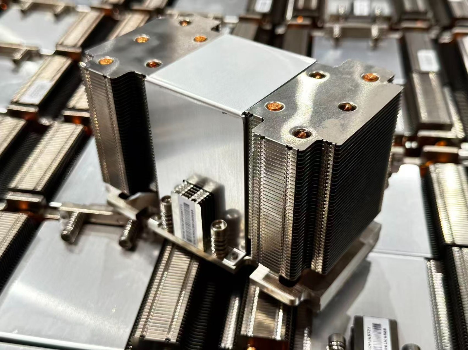 Nvidia Tesla V100 SXM2 Heatsink only US Seller ( NO GPU INCLUDED )