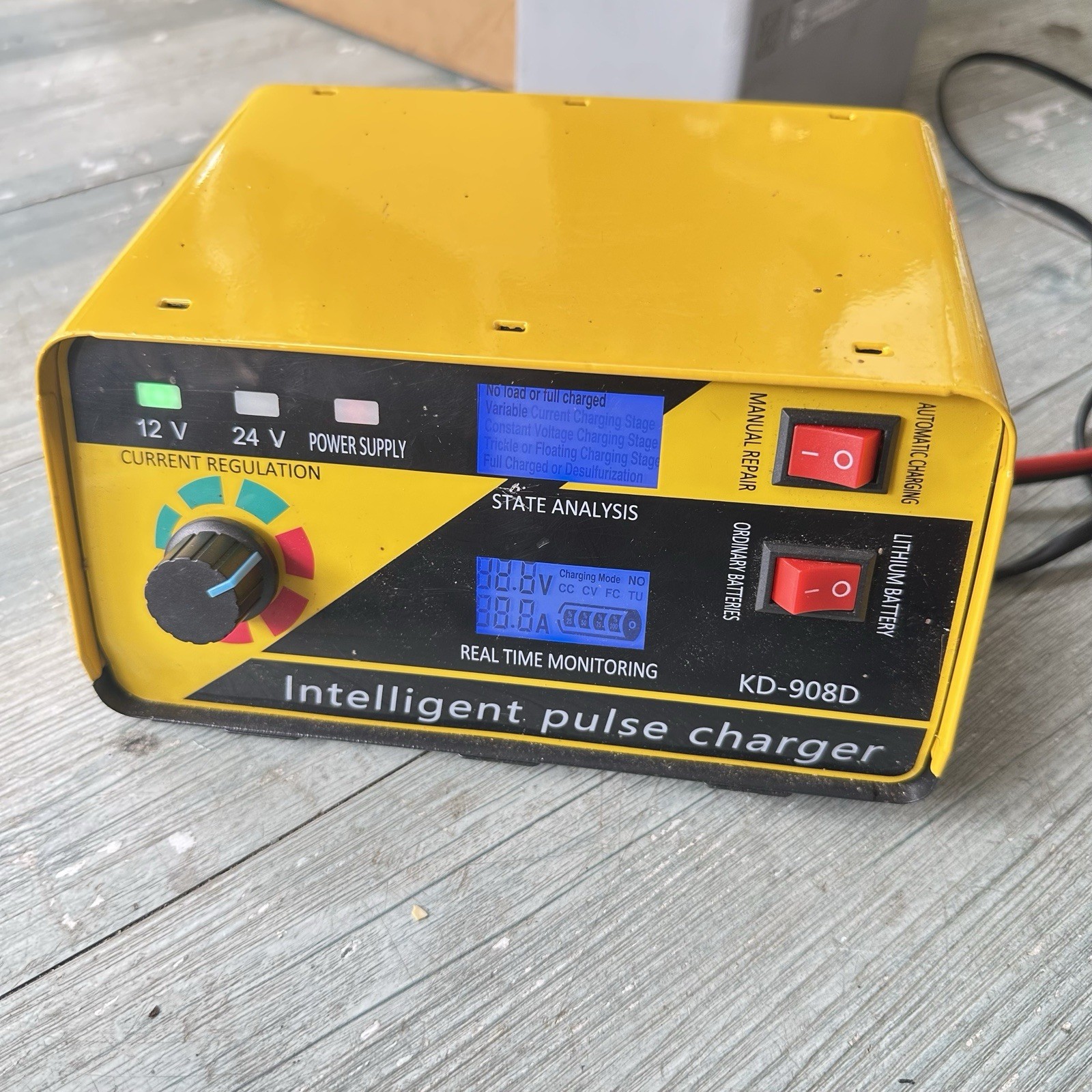 Intelligence Pulse Battery Charger