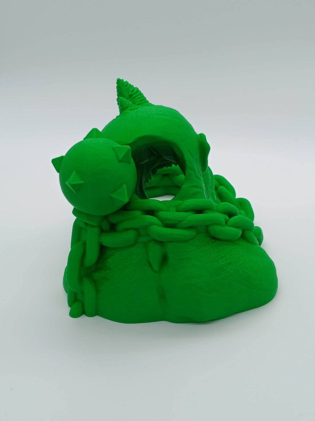 3D Printed Cyclops Dice Tower w/ Chain Tray DND RPG Dice Roller