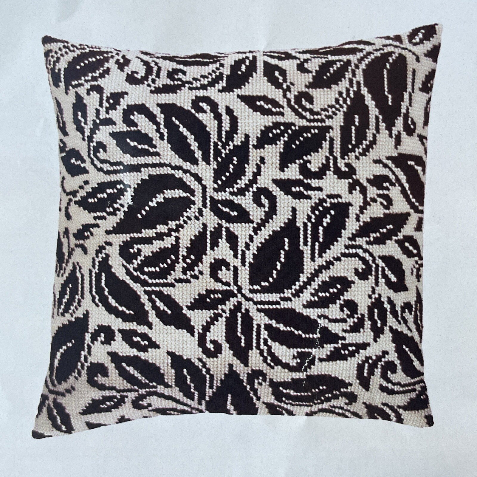 Needlepoint Pattern "VERSAILLES” Brvsk V-112 - pattern & yarn ONLY NO FABRIC