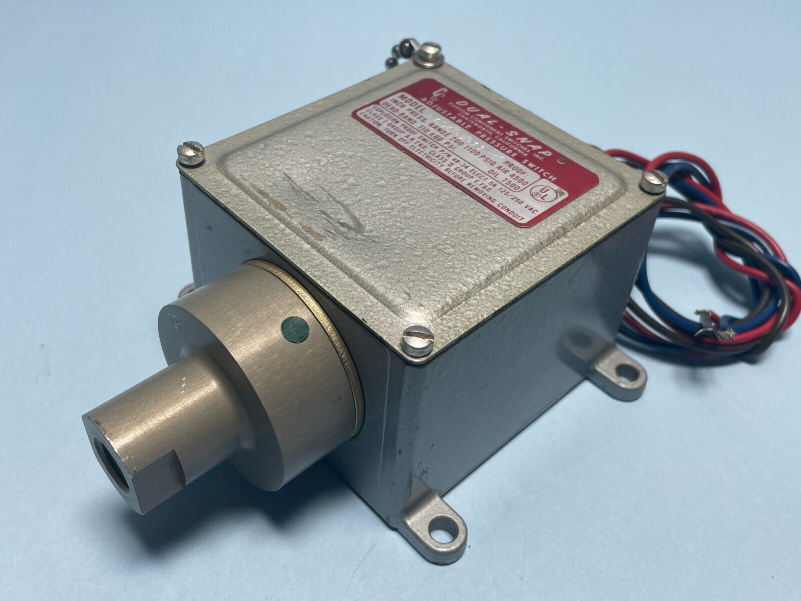 Custom Component CCS 606PJR11 Dual Snap Adjustable Pressure Switch 200-1100 PSIG