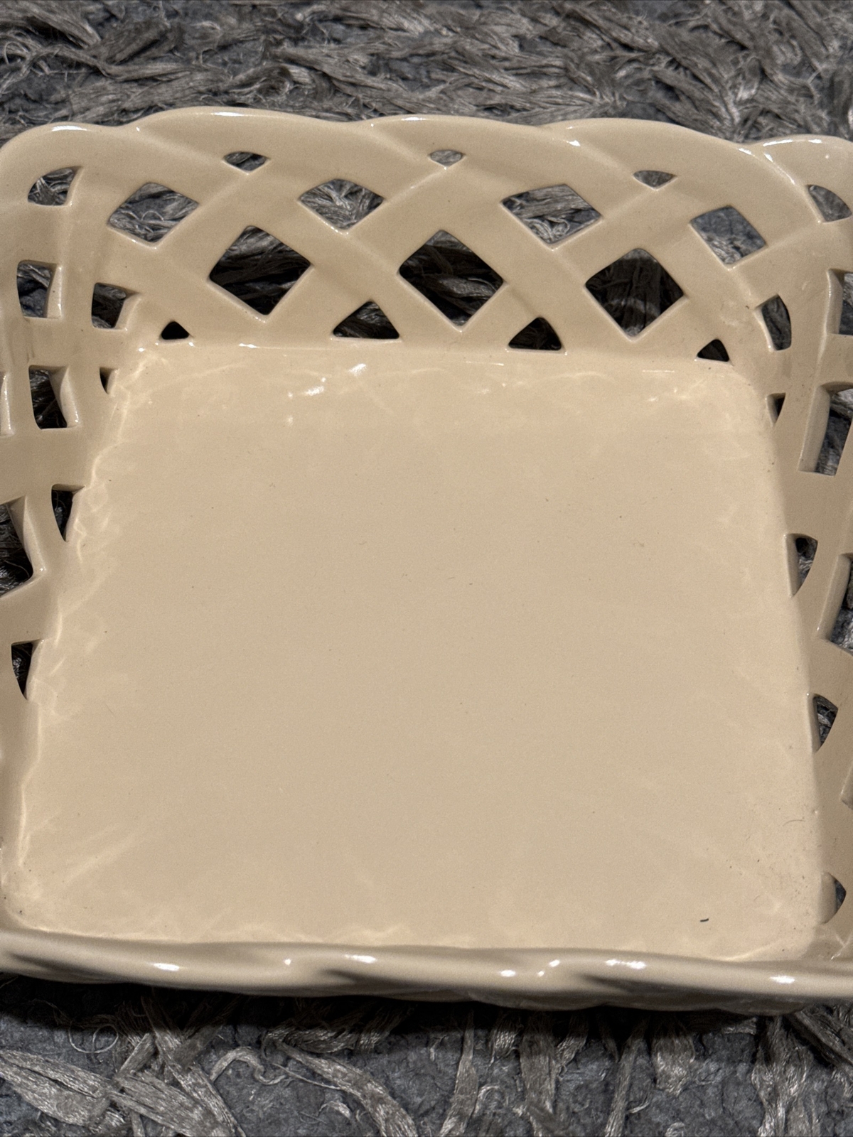 Temp-Tations - a Square woven Bread basket, about 9 1/2" square - Unused