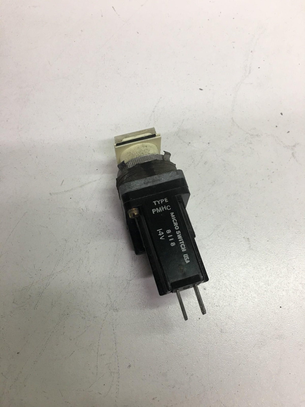 HoneyWell Push-Button Micro Switch PMHC135A1 8118 14V