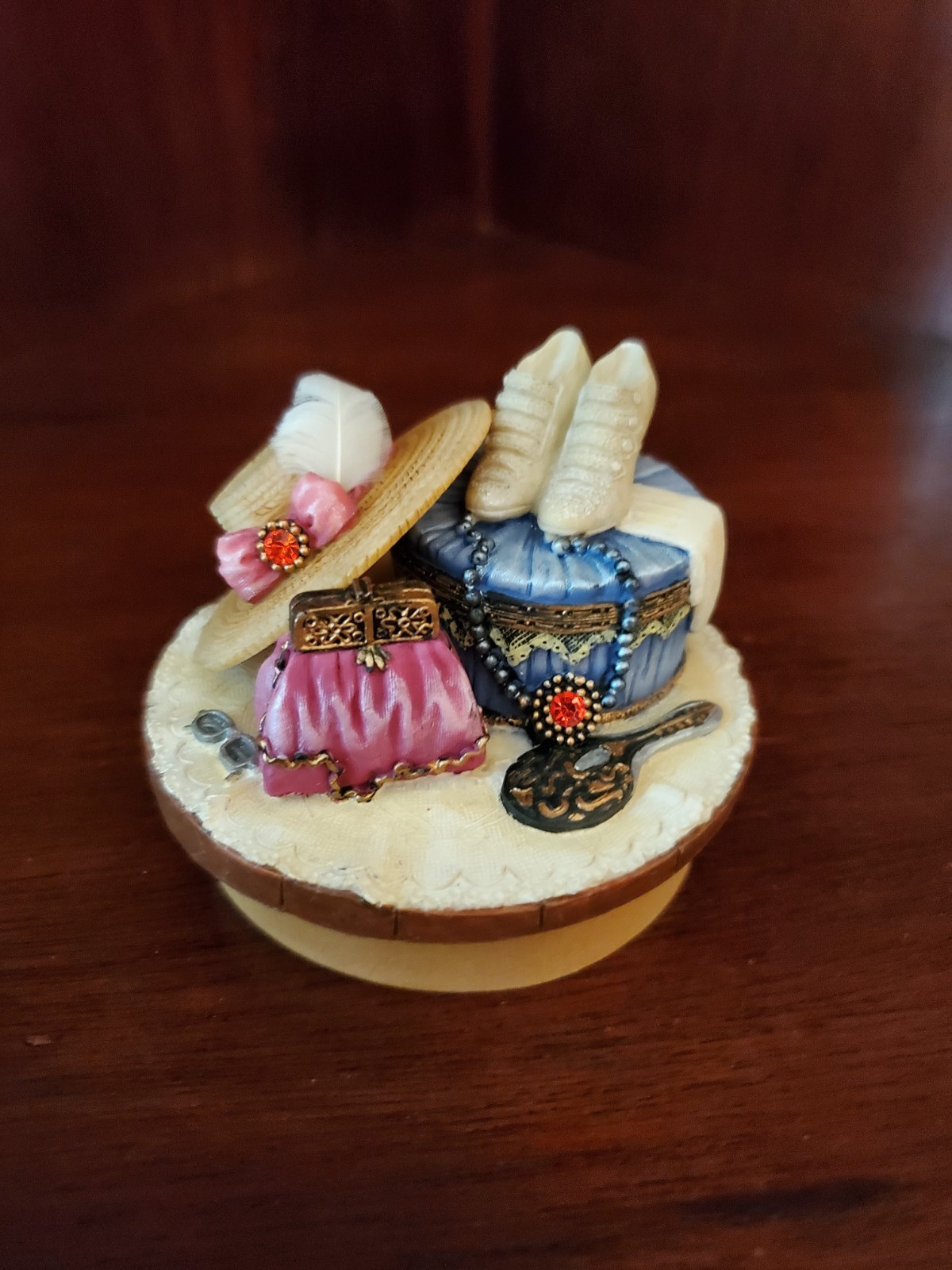 OUR AMERICA CANDLE JAR TOPPER WITH VICTORIAN WOMAN'S PURSE & HAT- IOB