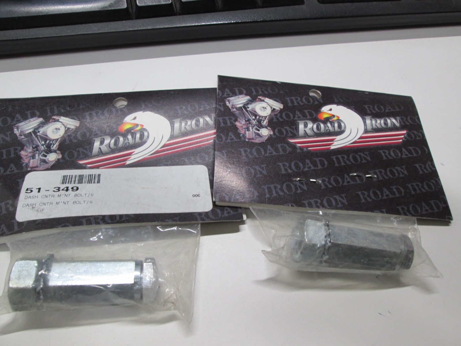 EMGO DASH CENTER MOUNT BOLT + STUD - GETS TWO / Harley HD 1948-1967