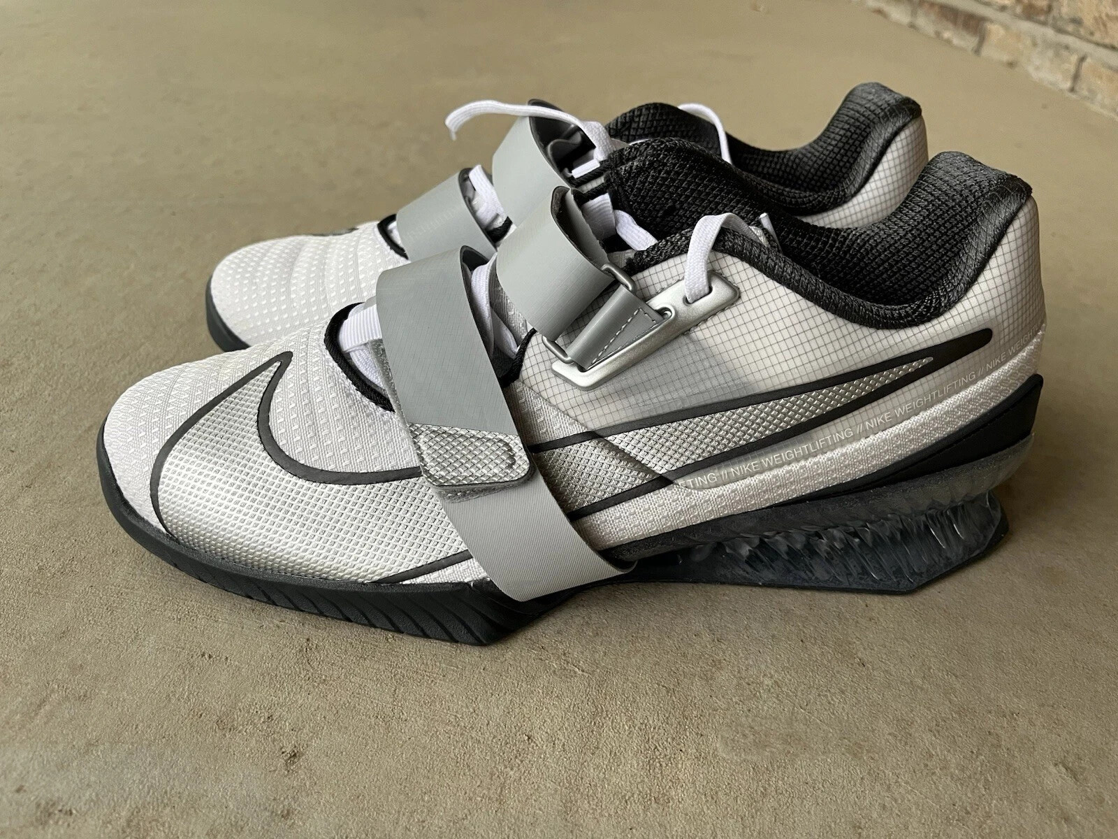 Nike Men’s 8.5 Romaleos 4 SE Weightlifting Shoes White/Wolf Grey FZ8663-100