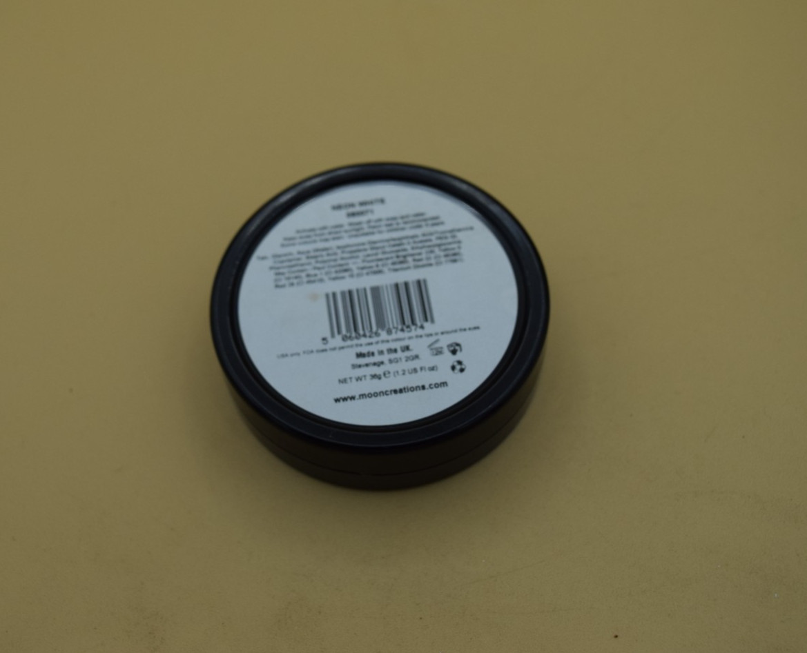 Neon Moon Glow UV Face & Body Make-up WHITE