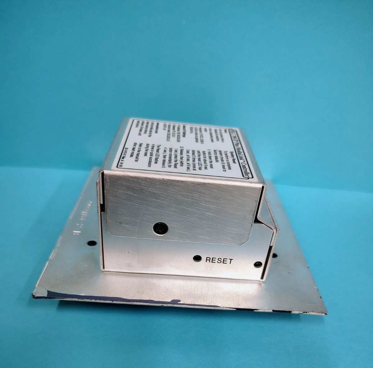 Extron MLC 104 IP PLUS Media Controller - No Power Supply