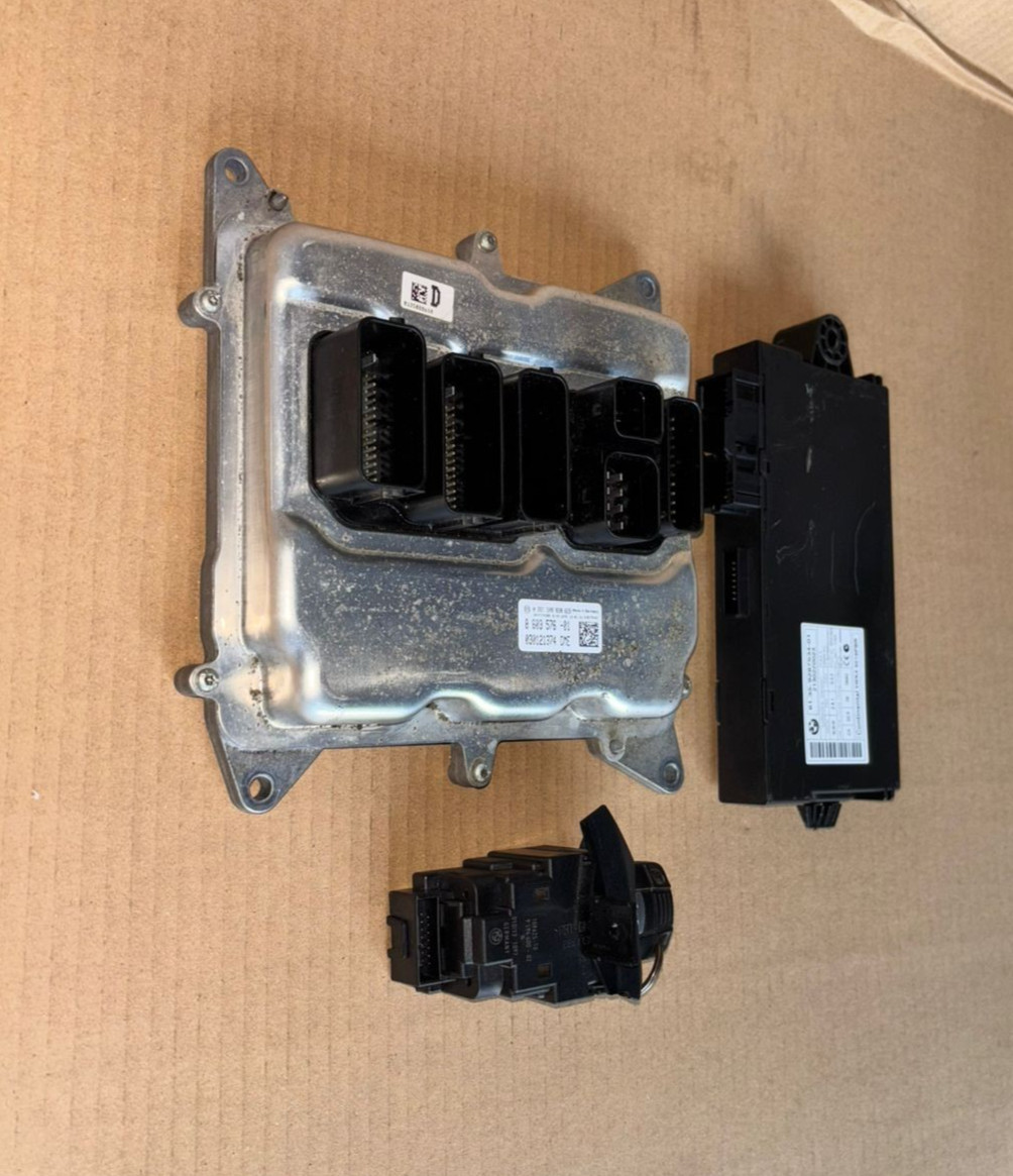 BMW X1 20i N20 E84 ENGINE CONTROL ECU SET 8603576