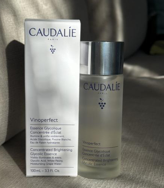 NIB 100%Authentic Caudalie Vinoperfect Brightening Glycolic Essence 100 mL