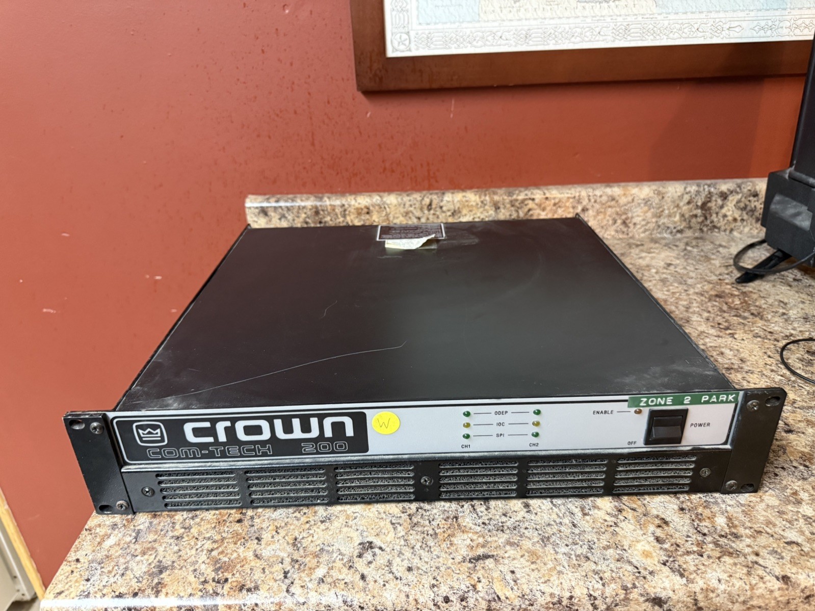 Crown Com-Tech 200 2-Channel Power Amplifier 110WPC Rack Mount Powers On