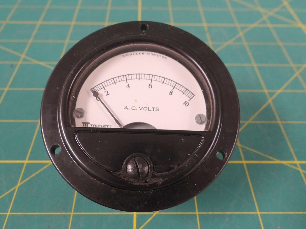 Triplett 231S010AVC Voltmeter    0 to 10 AC Volts   NSN 6625-00-568-4462