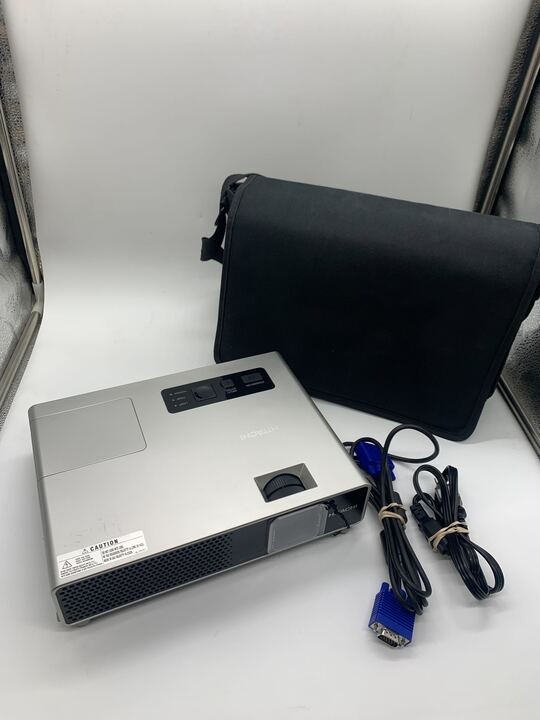 Hitachi 2500 ANSI Lumens  XGA LCD Projector (CPX5) W/ Case; 25 hours