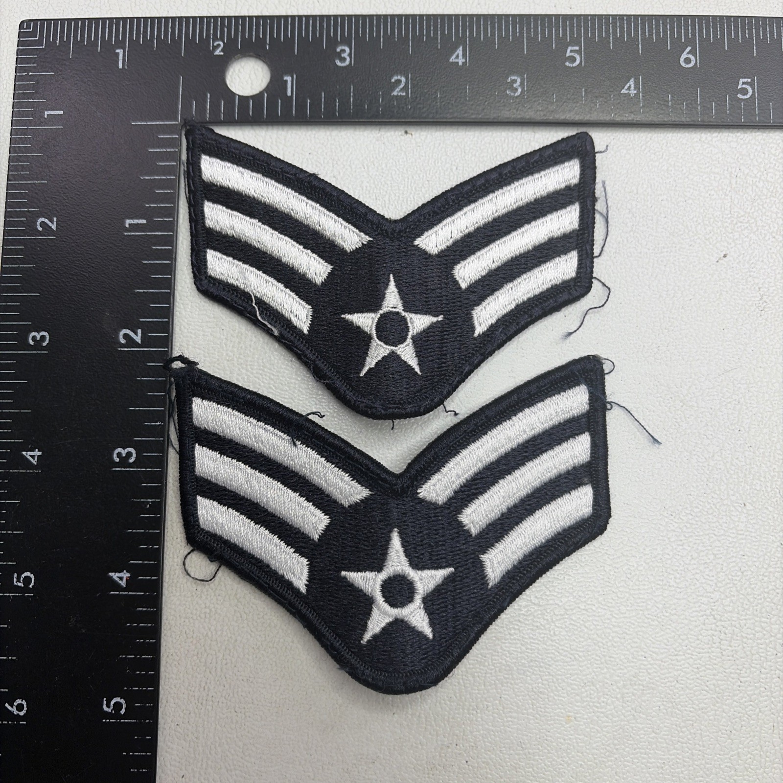 3.5” USED 2 Patches USAF US Air Force E-4 SENIOR AIRMAN RANK CHEVRON 00aF