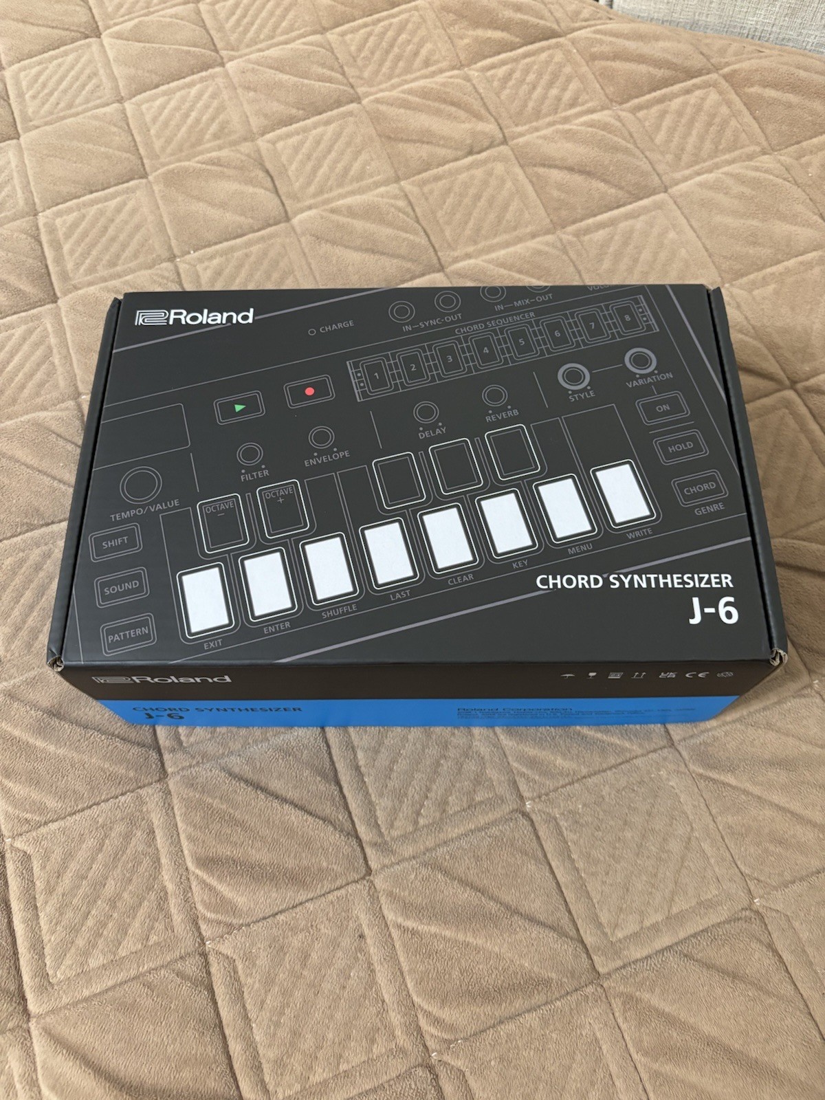 Roland J6