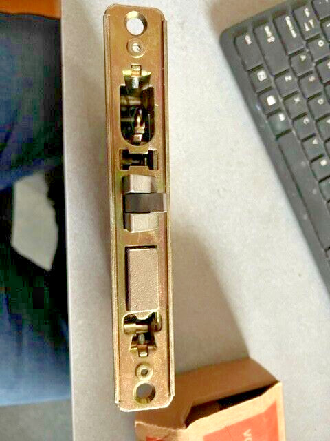 FALCON LOCK USED M541 OFFICE/ENTRY BODY ONLY HANDED RHR