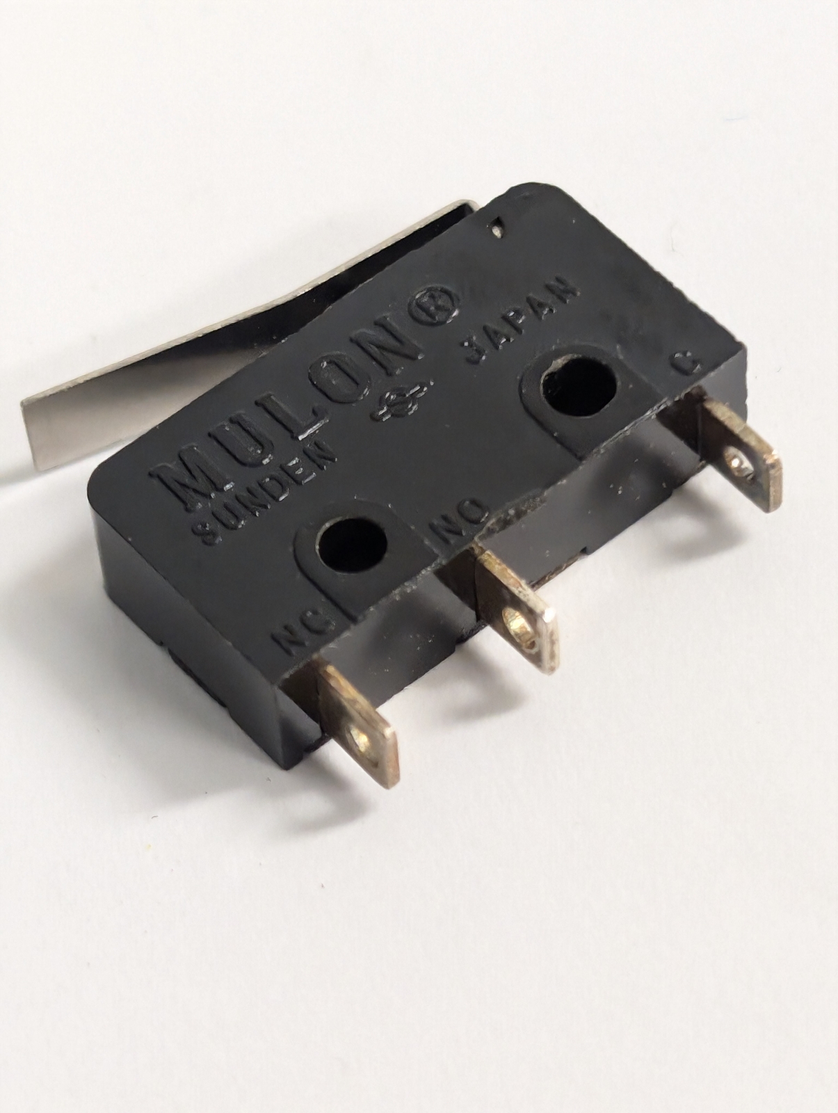 MULON MINIATURE MICRO SWITCH w/LEVER, NORMALLY OPEN AND CLOSED CONTACTS