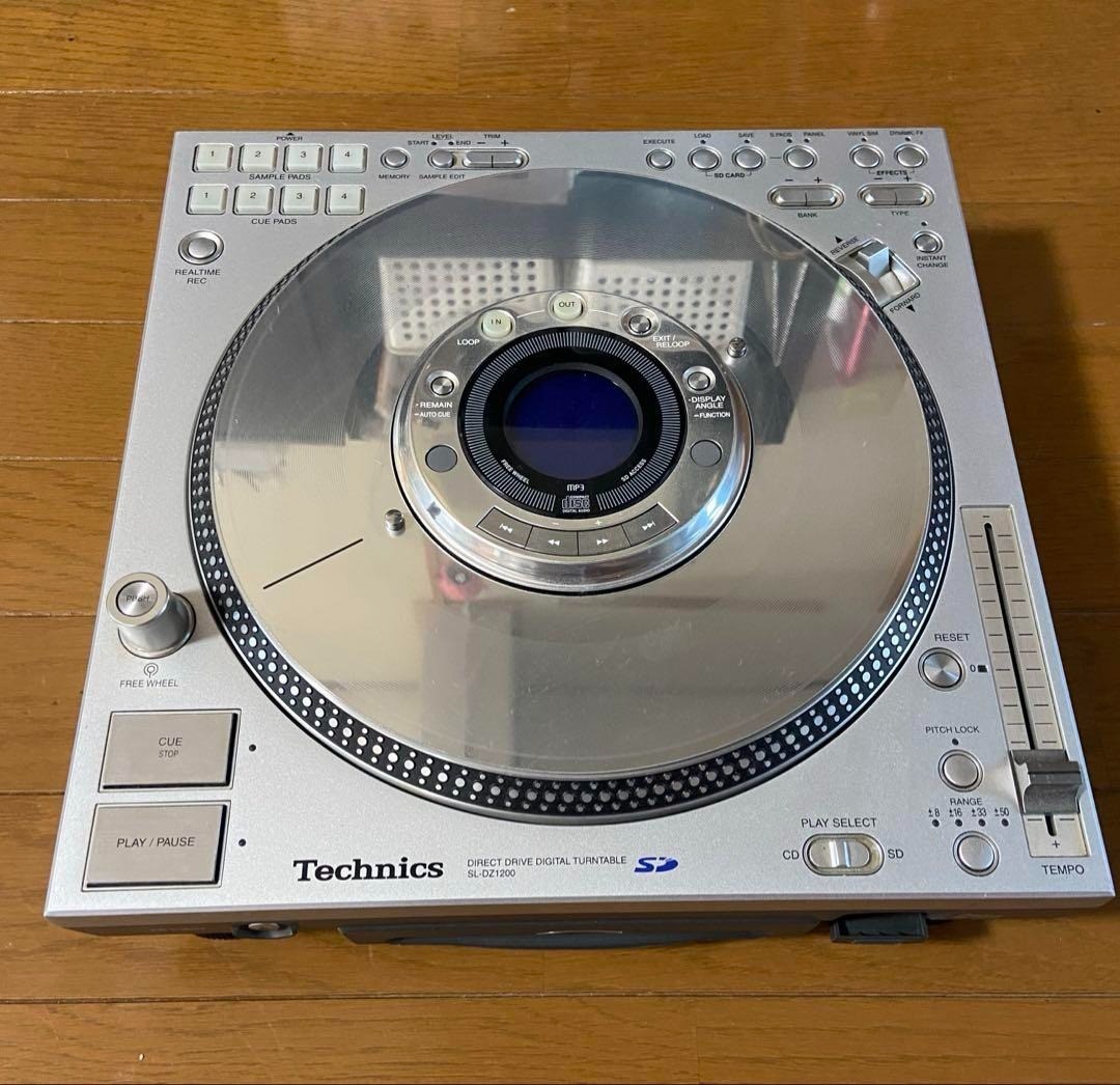 Technics SL-DZ1200 Direct Drive Digital Turntable CDJ with Case Musical Gear
