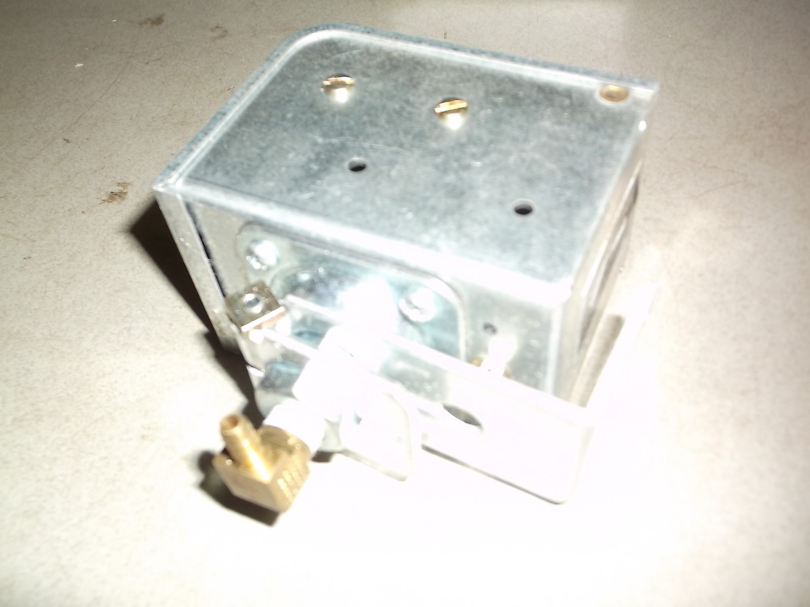 NEW Johnson Controls 810BC-7C Pneumatic Pressure Switch *FREE SHIPPING*