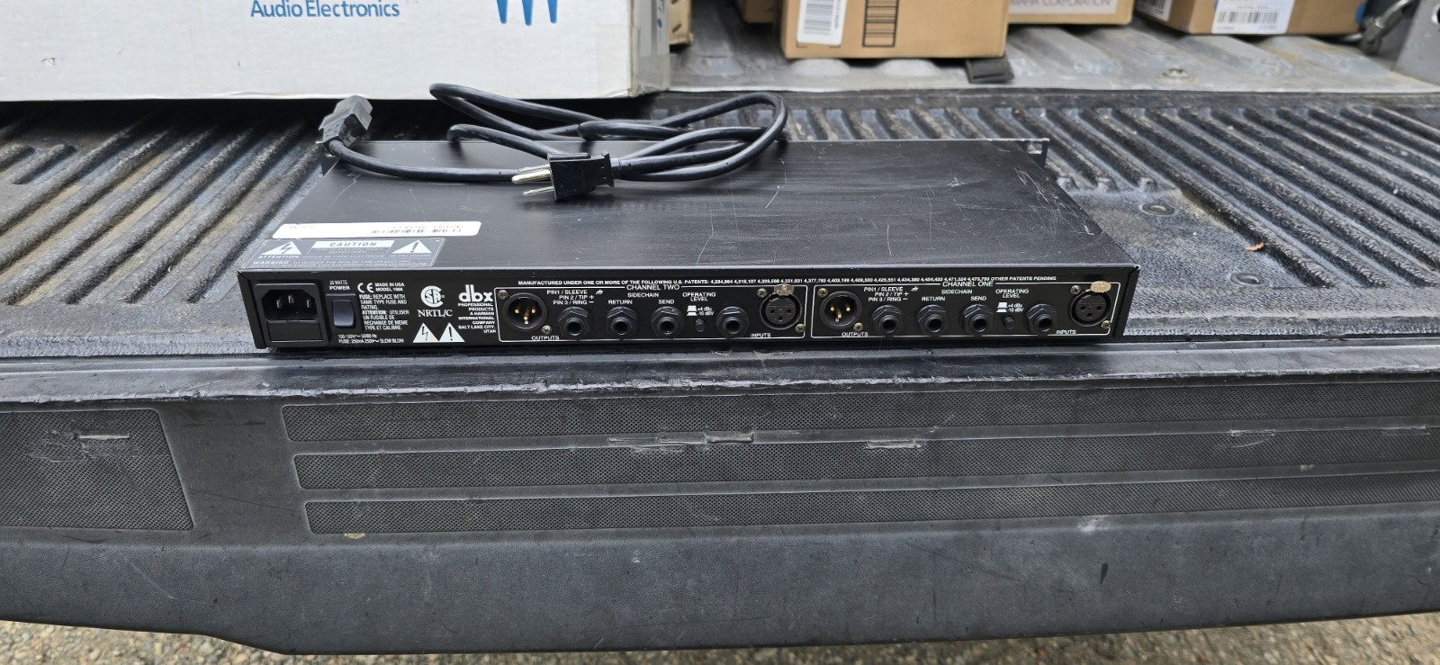 DBX Professional Products 1066 Dual-Channel Compressor/Limiter/Gate MADE IN USA