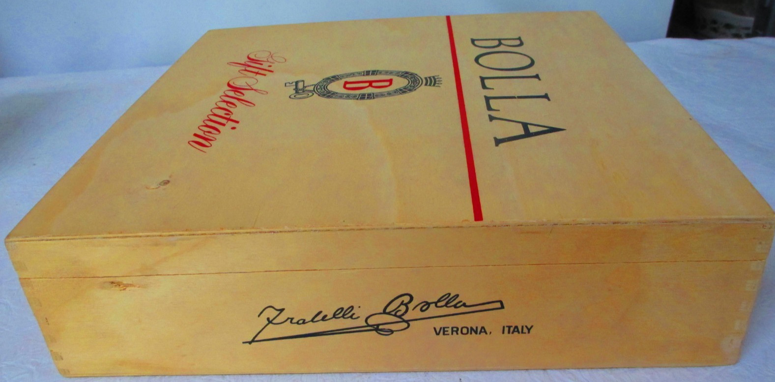 Bolla Gift Selection Wine Box - late 20th Century Empty Rope Handles