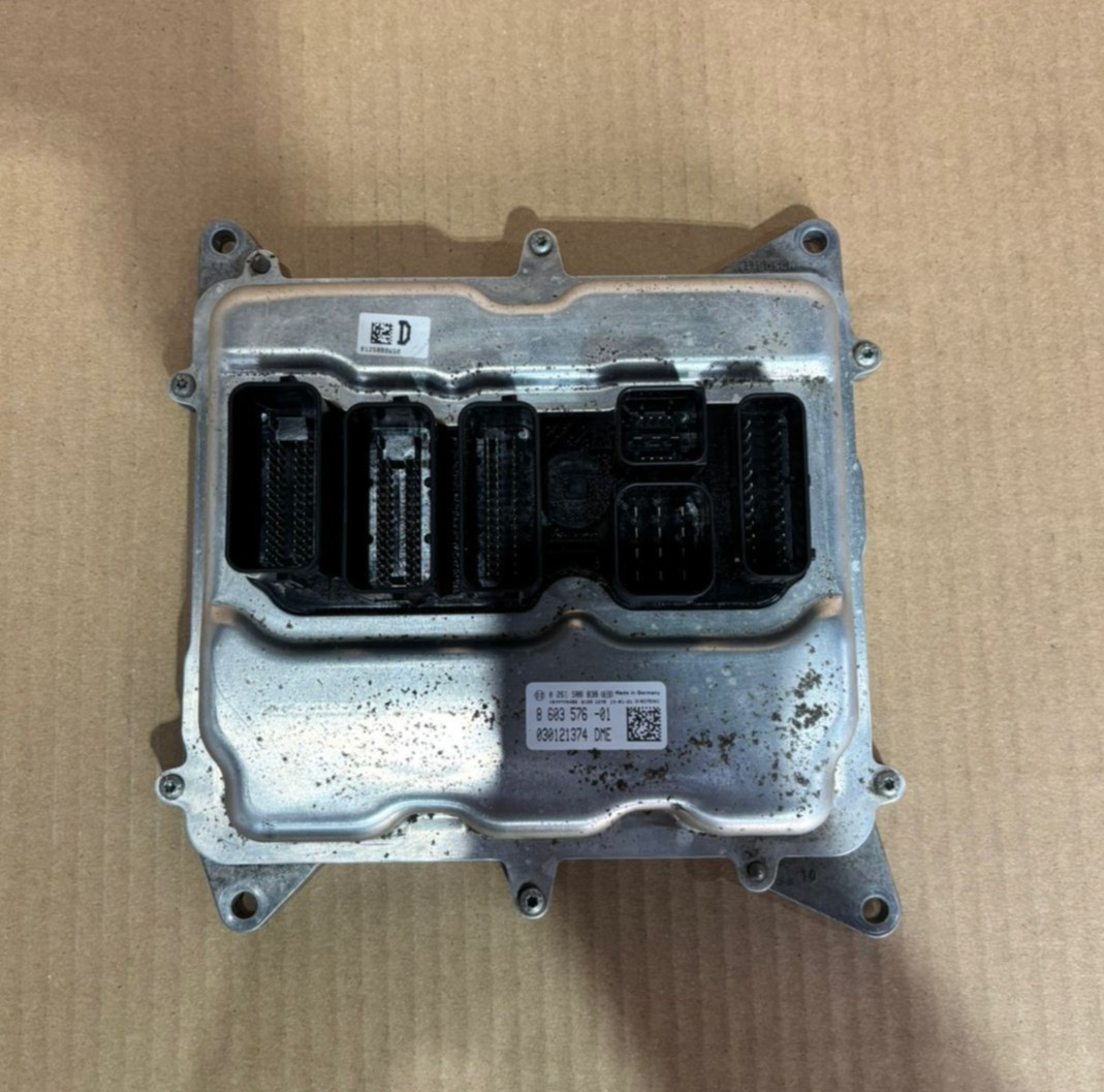 BMW X1 20i N20 E84 ENGINE CONTROL ECU SET 8603576