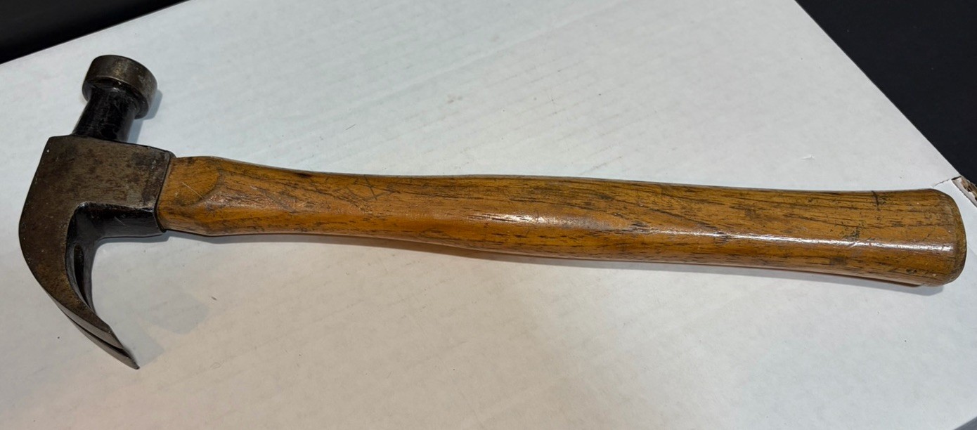 Vintage 1940-50’s Vaughan & Bushnell Germantown 16 oz. Curved Claw Hammer USA
