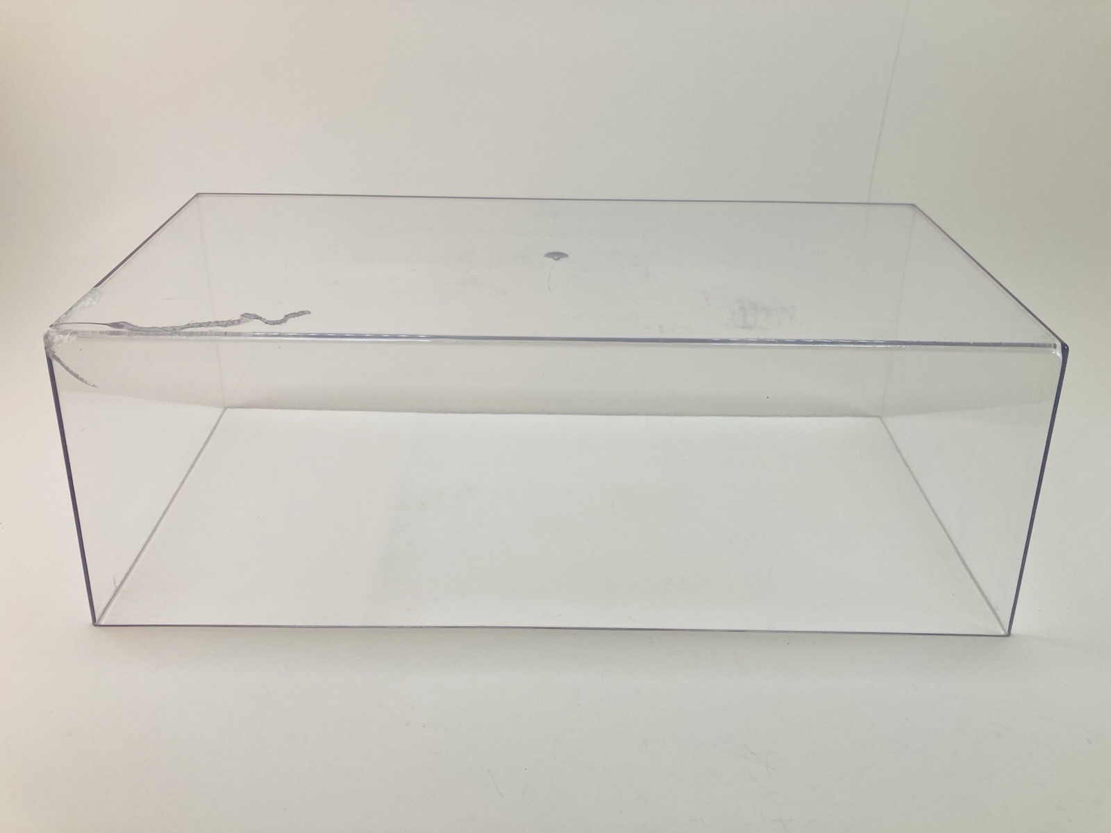 Collectors Show Case Display Case 1:18 Scale Diecast Clear Cover Crack Top Corne