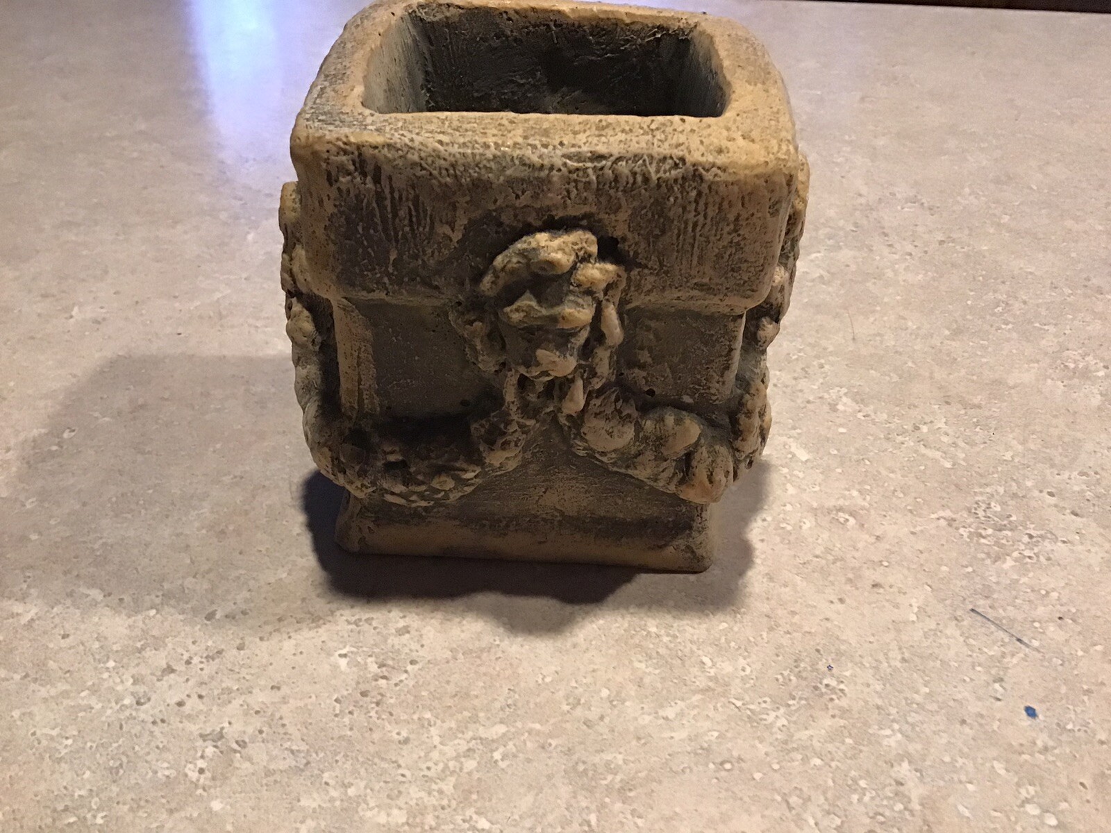 Hayes Parker Pottery Square Small Planter Lions Garland (signed)