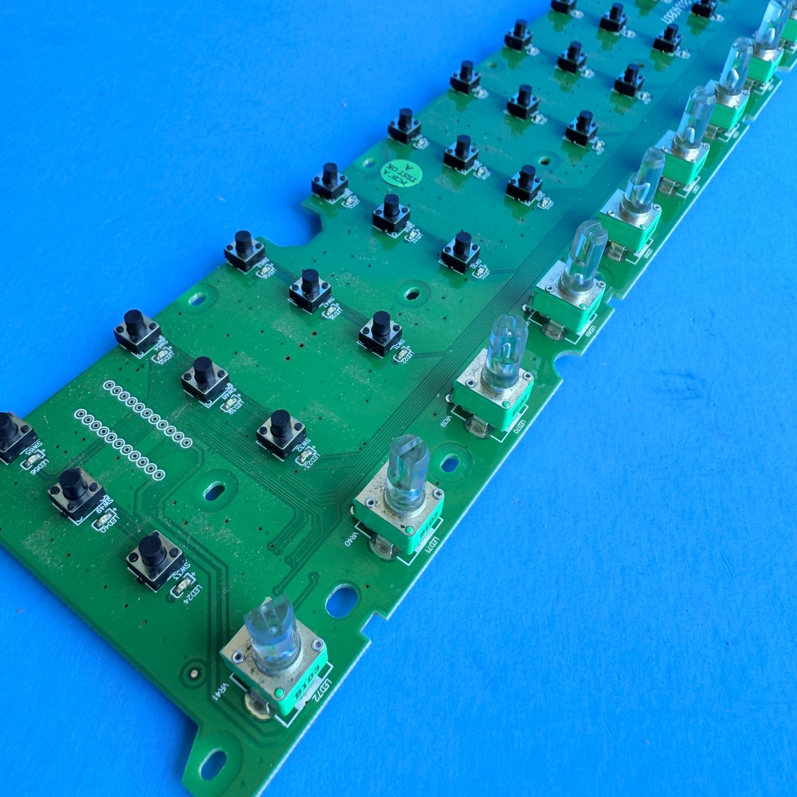 ALESIS VI49 MIDI Keyboard Controller OEM Part: Knobs Display Main Board PCB
